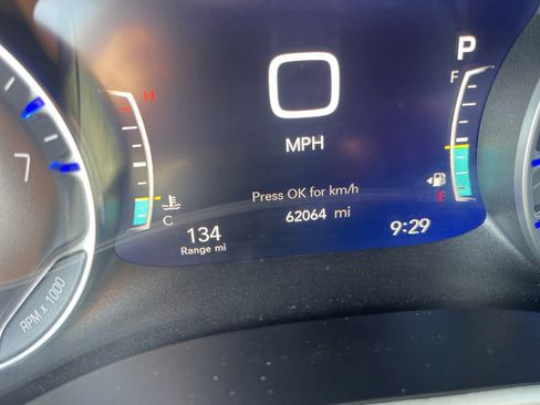 Used 2023 Chrysler Pacifica Touring-L w/ S Appearance Package AWD/4WD image 19