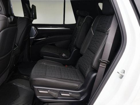 Used 2025 Cadillac Escalade V w/ LPO, ONYX Package image 11