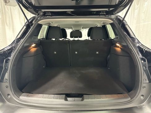 Used 2025 Nissan Kicks SV AWD/4WD image 42
