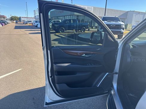 Used 2019 Cadillac Escalade 4WD image 27