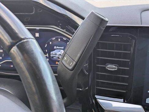 Used 2022 Chevrolet Silverado 1500 LT image 12