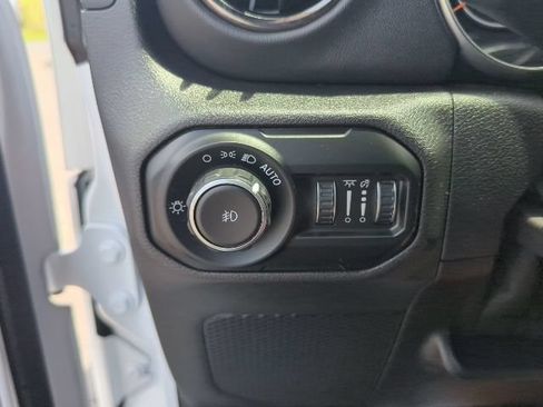 Used 2021 Jeep Wrangler Unlimited Sahara AWD/4WD image 22