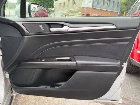 Used 2017 Ford Fusion Titanium AWD/4WD image 22