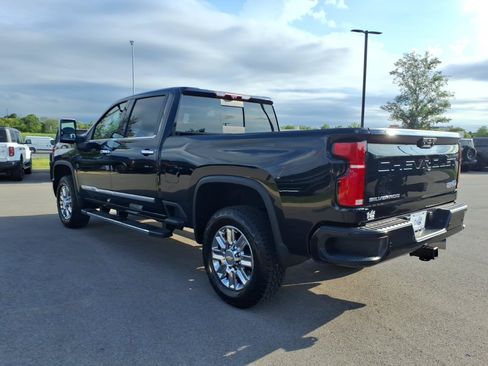 Used 2026 Chevrolet Silverado 3500 High Country w/ Technology Package AWD/4WD image 5