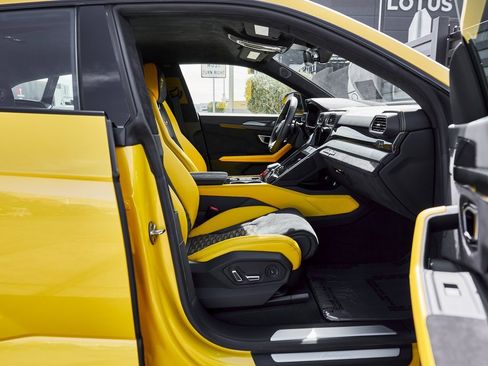 Used 2021 Lamborghini Urus image 22