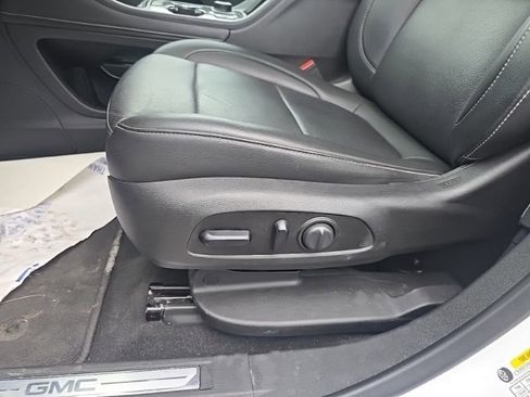 Used 2021 GMC Acadia SLT image 23