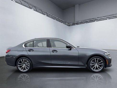 Used 2020 BMW 330i xDrive Sedan w/ Premium Package image 3