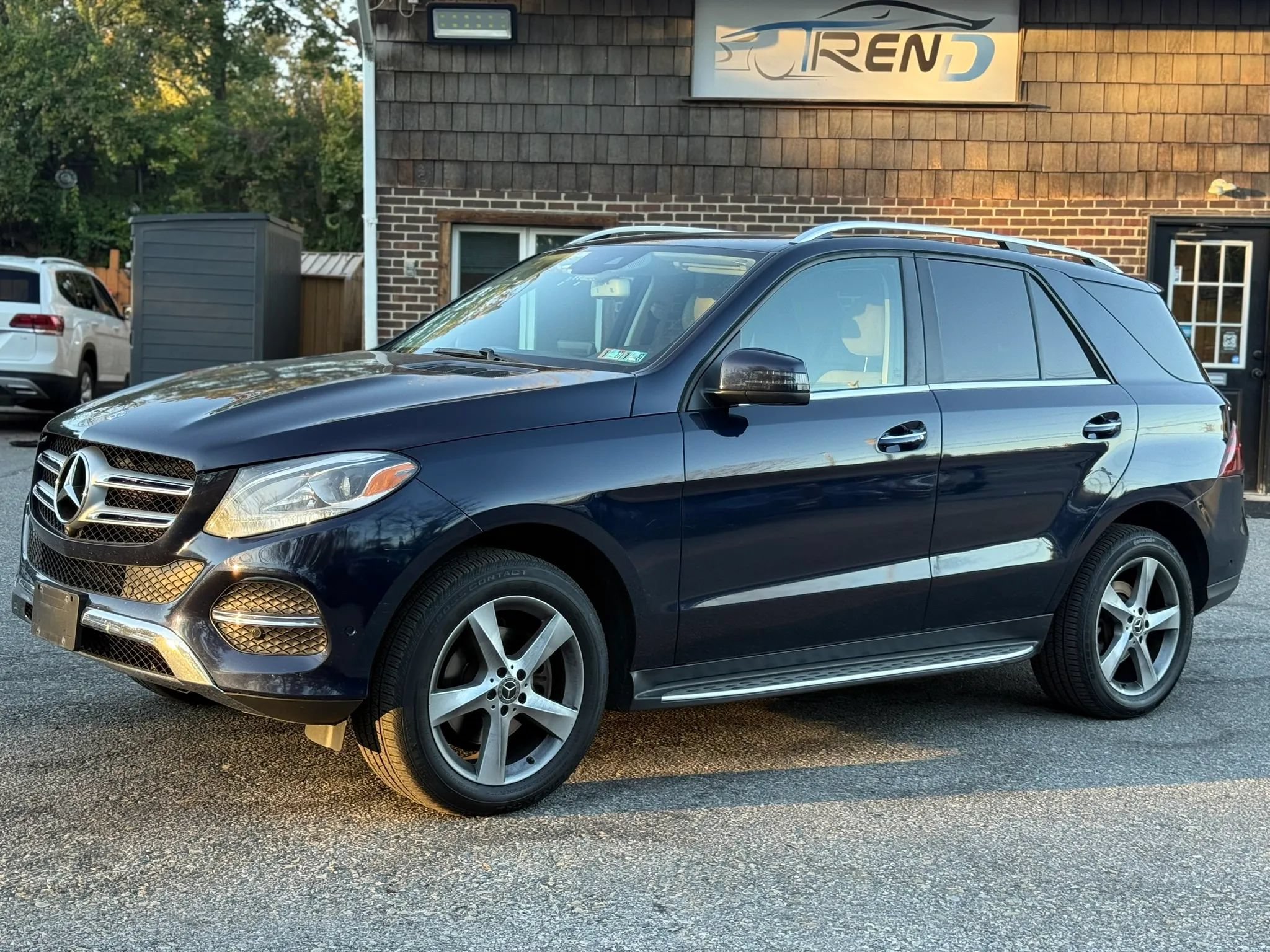Used 2018 Mercedes-Benz GLE 350 4MATIC image 2