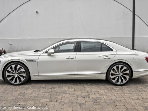 New 2026 Bentley Flying Spur Plug-In Hybrid image 5