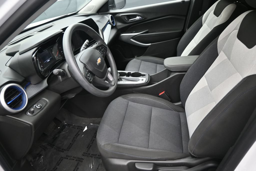 Used 2024 Chevrolet Trax LS w/ Driver Confidence Package FWD image 12