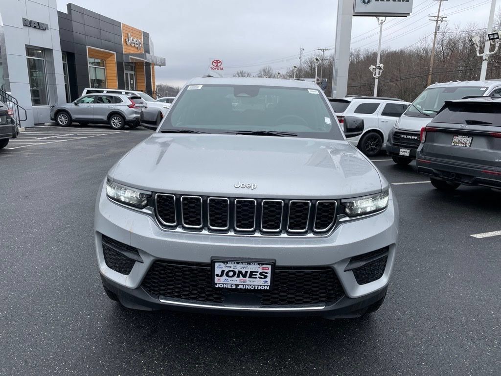 New 2026 Jeep Grand Cherokee Laredo X AWD/4WD image 3
