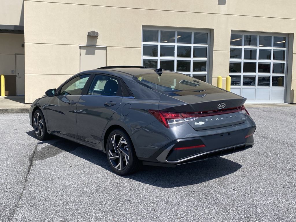 New 2026 Hyundai Elantra Limited FWD image 6