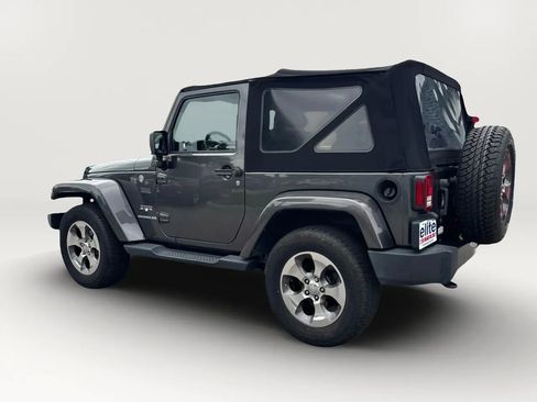 Used 2017 Jeep Wrangler Sahara w/ Connectivity Group image 5