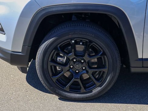 New 2026 Jeep Compass Latitude AWD/4WD image 11