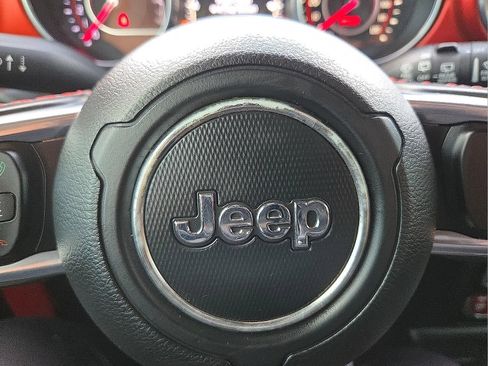 Used 2018 Jeep Wrangler Unlimited Rubicon AWD/4WD image 22