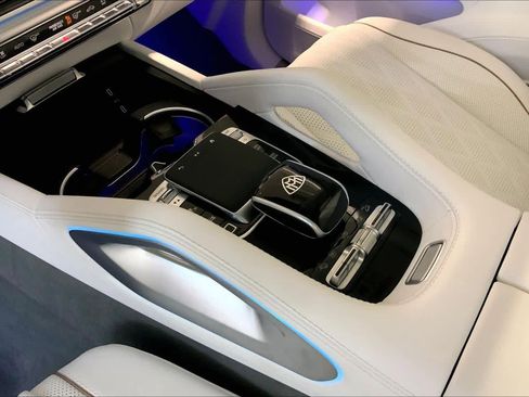 Used 2025 Mercedes-Benz Maybach GLS 600 4MATIC image 16