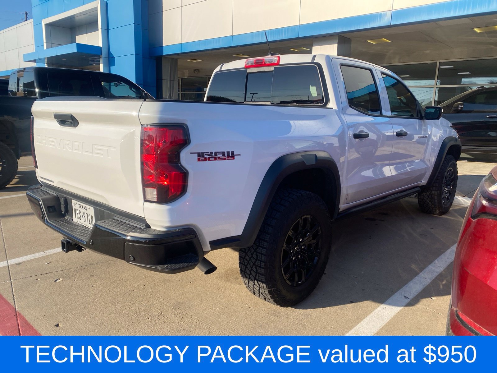 Used 2024 Chevrolet Colorado Trail Boss w/ Technology Package AWD/4WD image 3