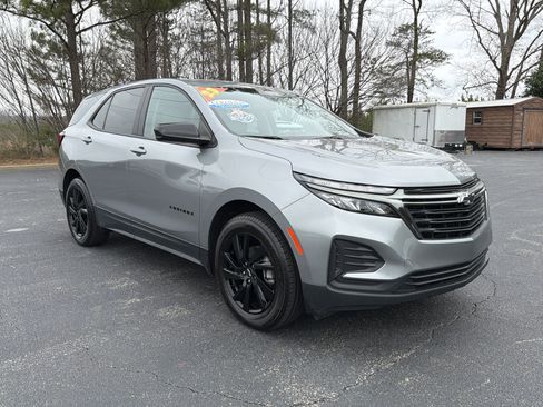 Used 2023 Chevrolet Equinox LS w/ LS Convenience Package image 3