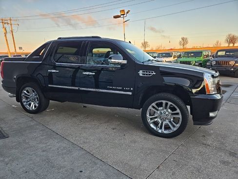 Used 2007 Cadillac Escalade EXT Base w/ Information Package image 12