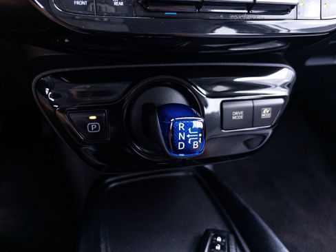 Used 2022 Toyota Prius LE FWD image 25