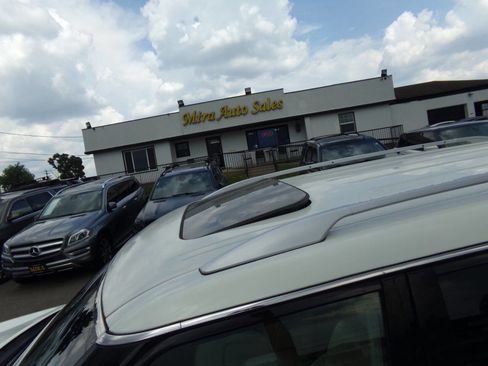 Used 2013 INFINITI QX56 4WD w/ Deluxe Touring Pkg image 10