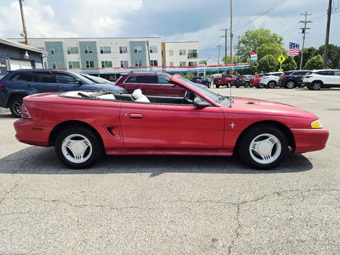 Used 1994 Ford Mustang Convertible RWD image 4