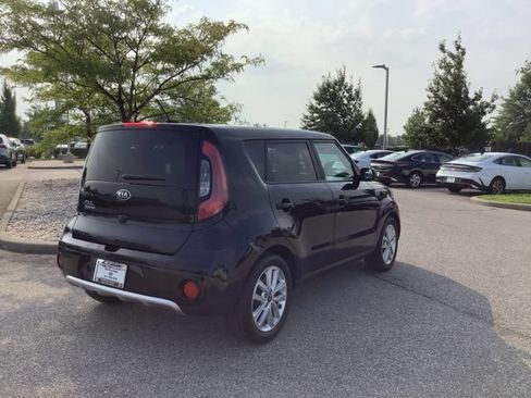 Used 2017 Kia Soul + FWD image 5