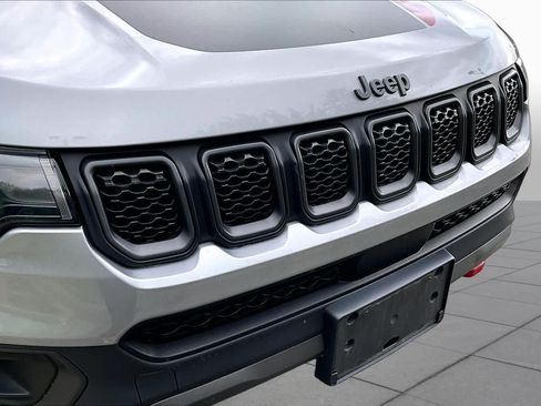 Used 2024 Jeep Compass Trailhawk AWD/4WD image 32