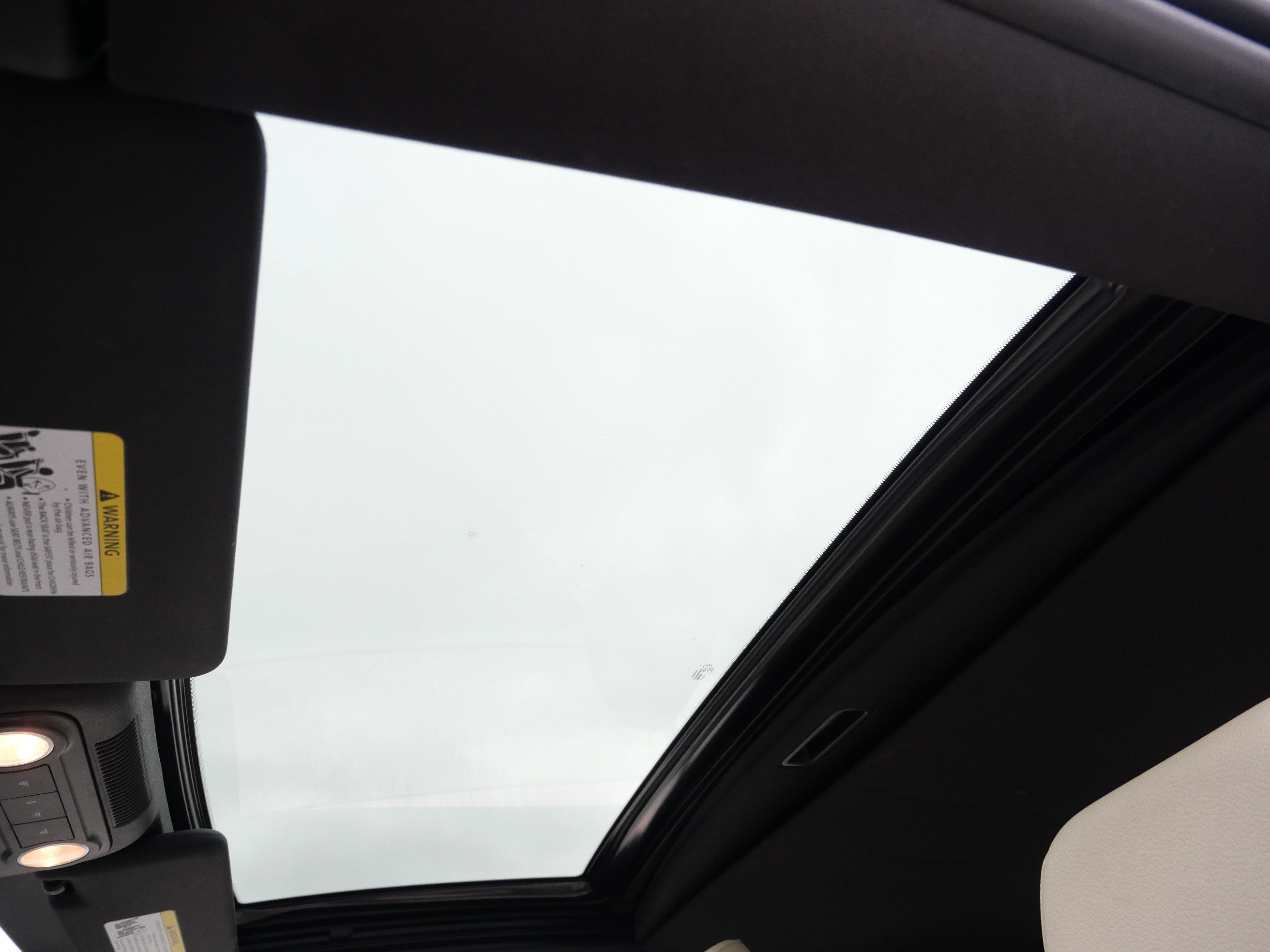 Used 2015 Volkswagen Eos Komfort FWD image 29