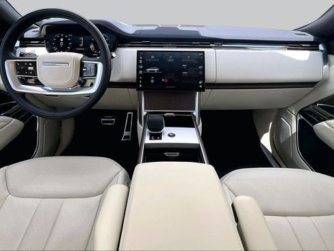 Used 2026 Land Rover Range Rover SE AWD/4WD image 16