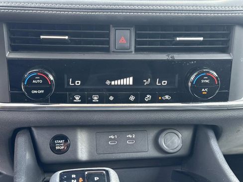 Used 2024 Nissan Rogue SV FWD image 26