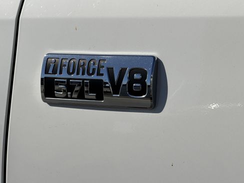 Used 2021 Toyota Tundra 4x4 CrewMax image 13