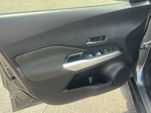Used 2019 Nissan Kicks SV FWD image 9