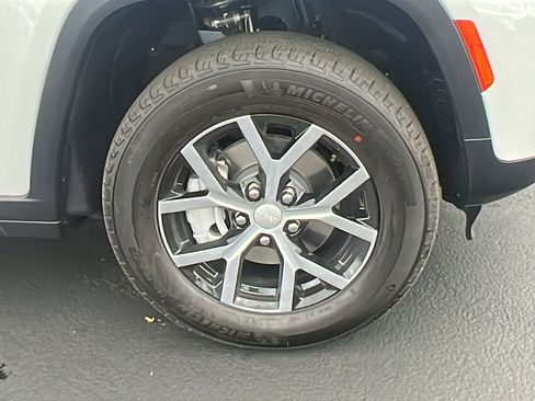 New 2025 Jeep Grand Cherokee Limited w/ Trailer Tow Package image 9