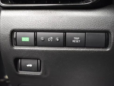 Used 2024 Nissan Sentra SV FWD image 21