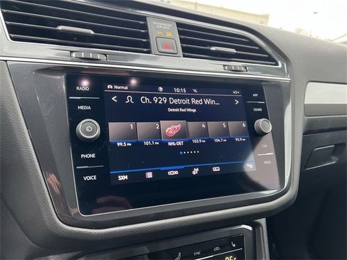Used 2022 Volkswagen Tiguan SE image 12