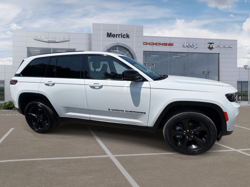 Certified 2023 Jeep Grand Cherokee Limited w/ Luxury Tech Group II AWD/4WD image 6
