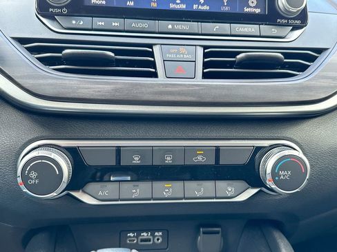 Used 2025 Nissan Altima 2.5 SV image 28