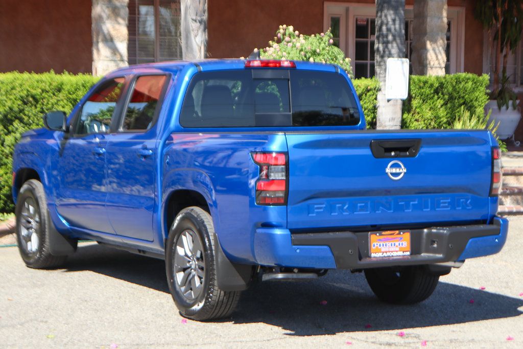 Used 2025 Nissan Frontier SV RWD image 6
