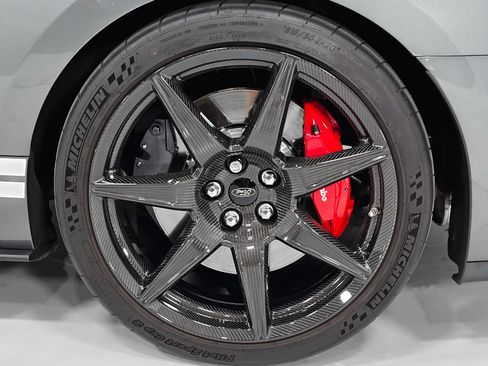 Used 2022 Ford Mustang Shelby GT500 w/ Carbon Fiber Track Pack image 16