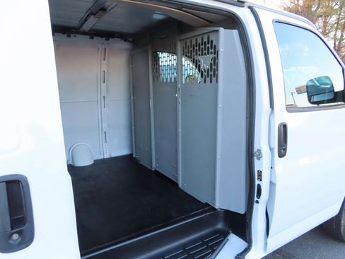 Used 2019 Chevrolet Express 3500 w/ Driver Convenience Package image 10