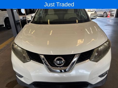 Used 2015 Nissan Rogue SV w/ SV Moonroof Package FWD image 1