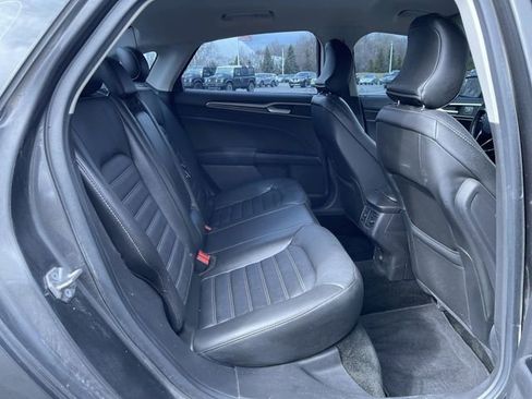 Used 2016 Ford Fusion SE w/ Equipment Group 202A image 25