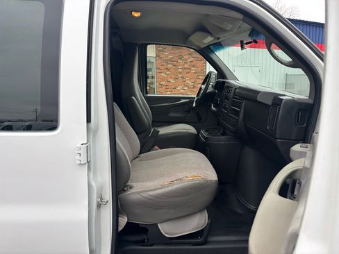 Used 2013 Chevrolet Express 2500 Extended image 14