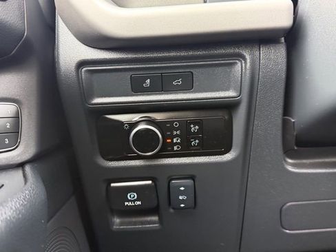 Used 2024 Ford Expedition XLT image 36