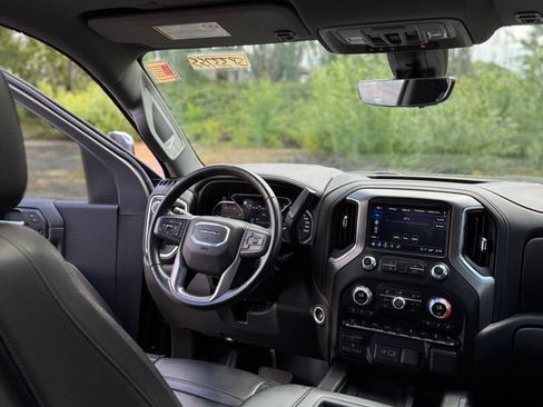 Used 2022 GMC Sierra 3500 Denali w/ Denali Black Diamond Edition AWD/4WD image 31