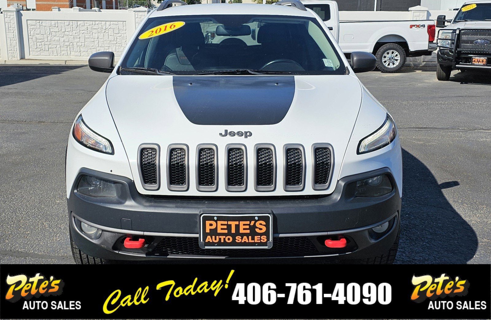 Used 2016 Jeep Cherokee Trailhawk AWD/4WD image 7