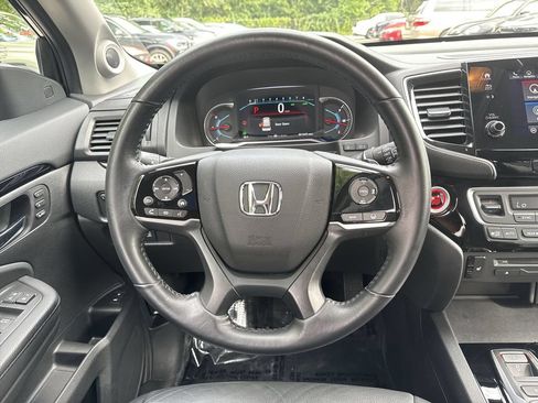 Used 2019 Honda Pilot Touring image 11