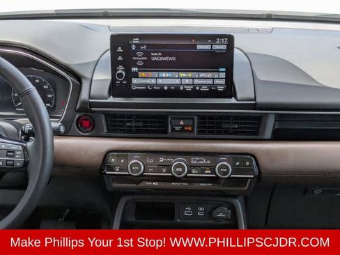 Used 2025 Honda Pilot Elite image 17