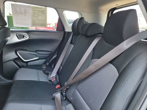 Used 2025 Kia Soul LX w/ LX Technology Package FWD image 13